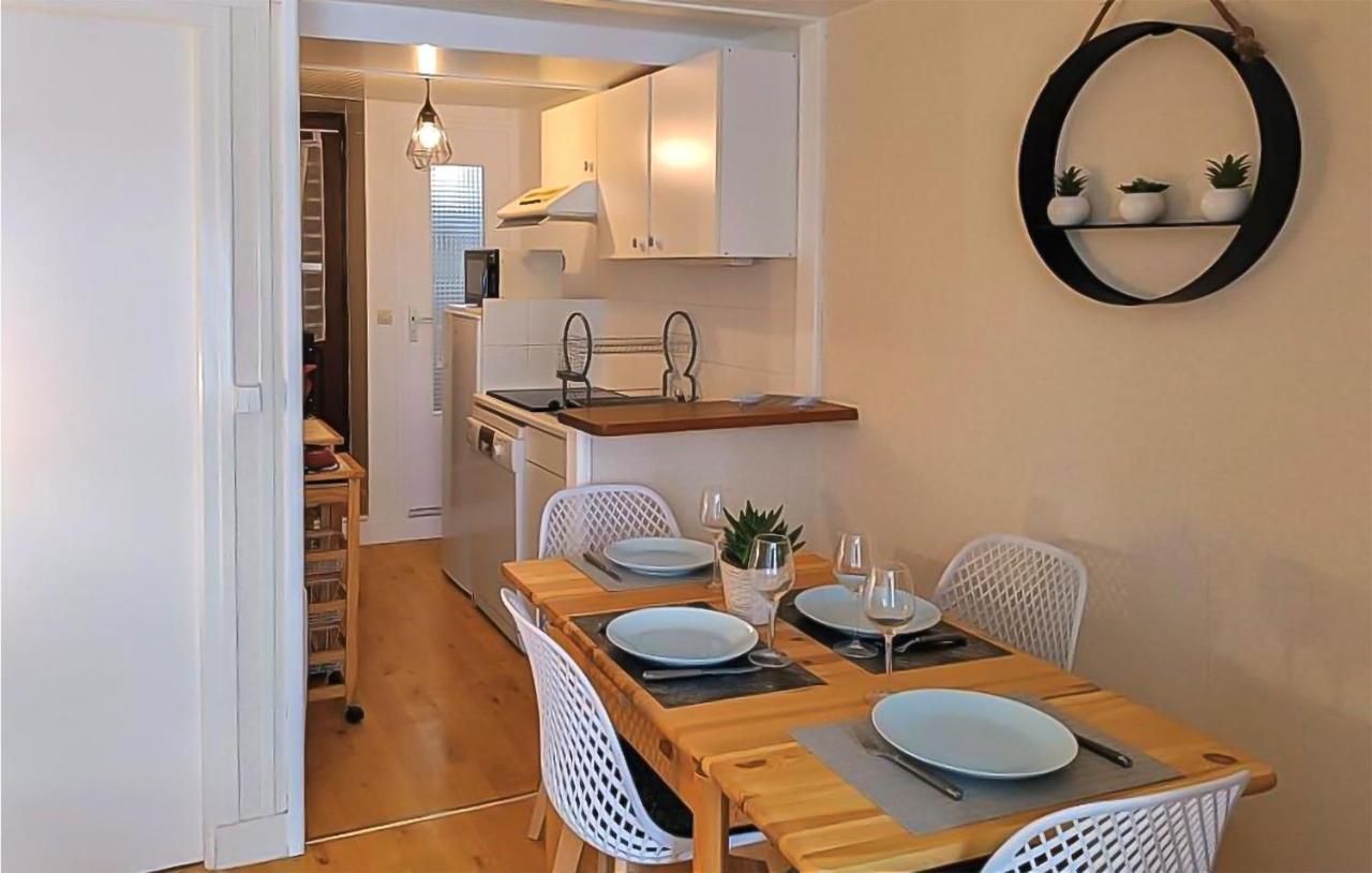 1 Bedroom Lovely Apartment In Grandcamp-Maisy Exteriör bild